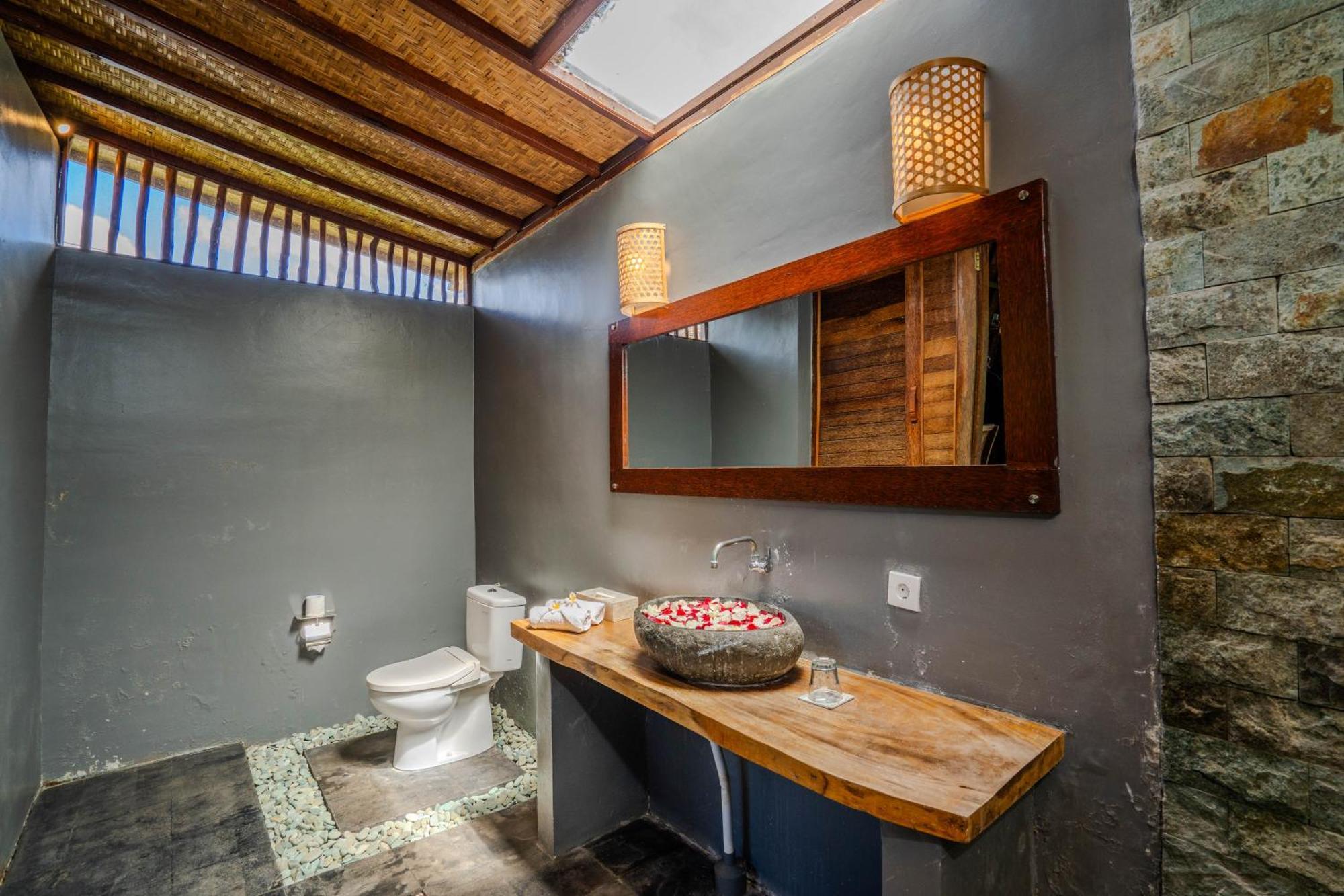 Lumbung Bukit Resort Uluwatu Exterior photo
