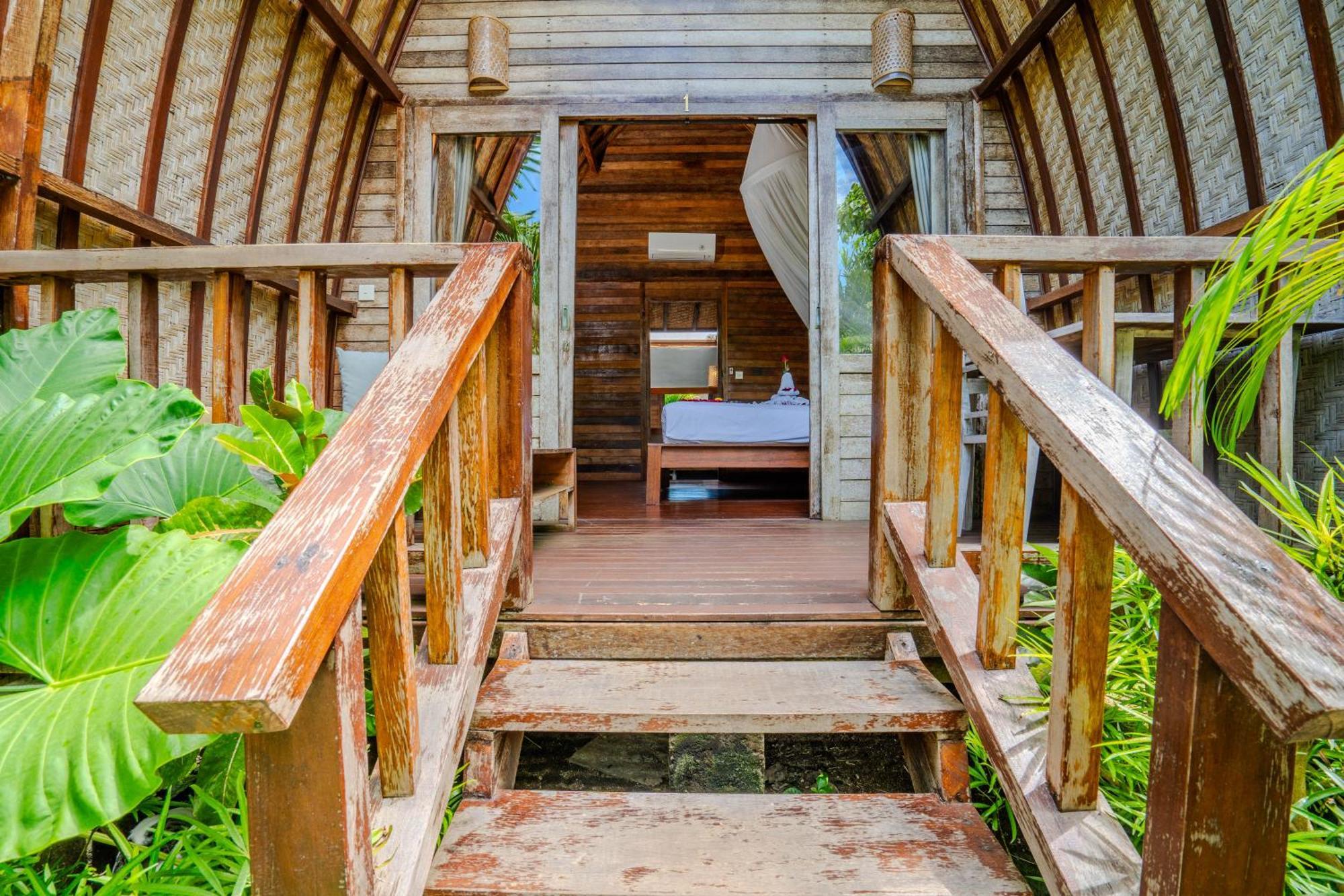 Lumbung Bukit Resort Uluwatu Exterior photo