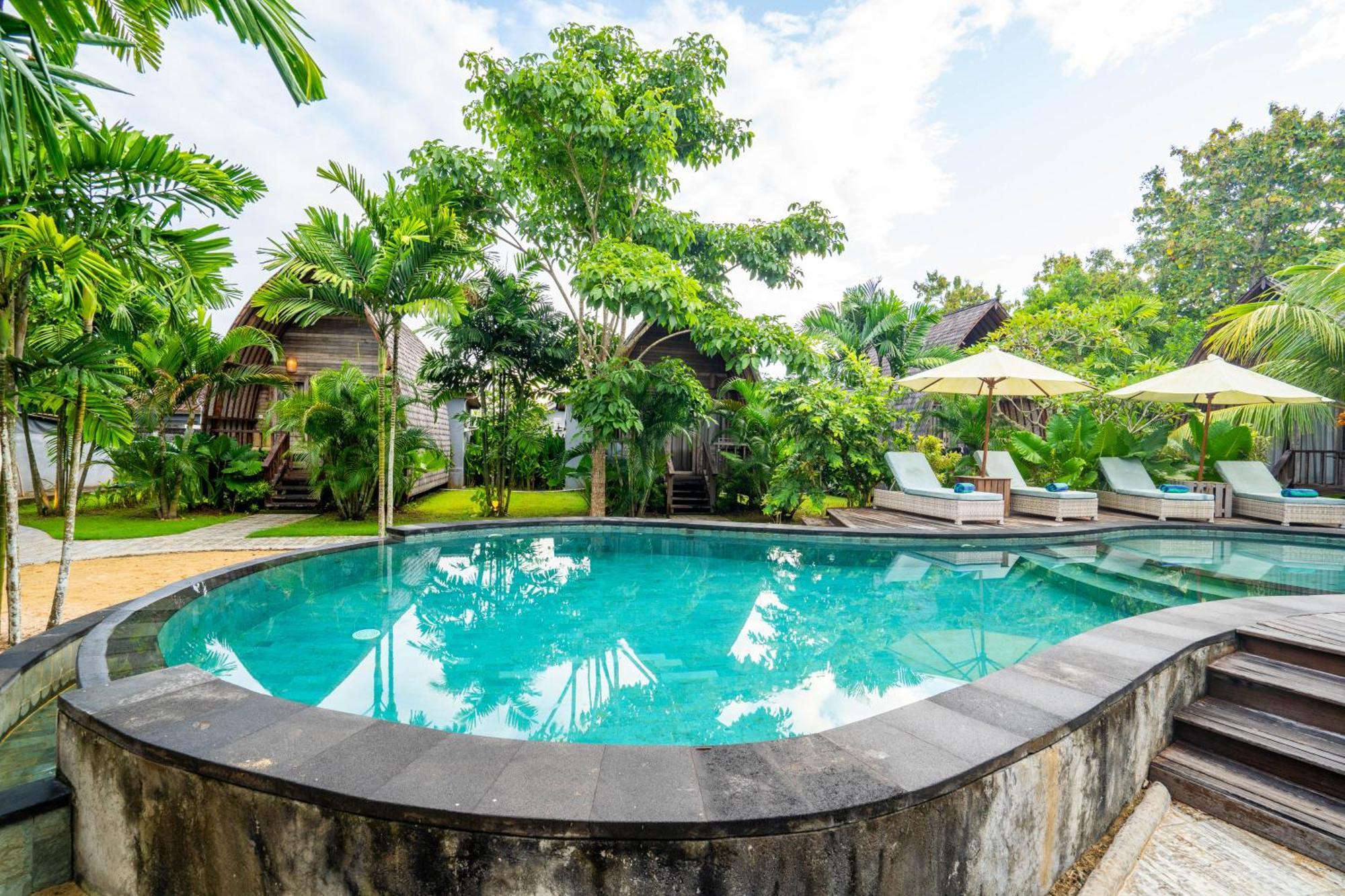 Lumbung Bukit Resort Uluwatu Exterior photo